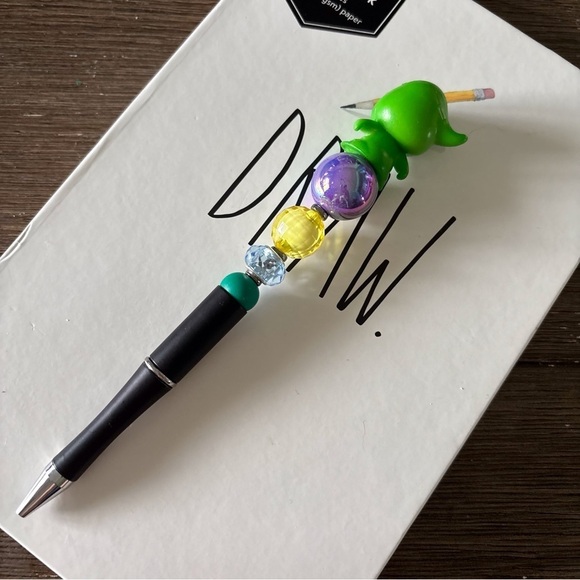 Disney Doorables: Nightmare Before Christmas: Oogie Boogie handmade beaded pen - Picture 3 of 3